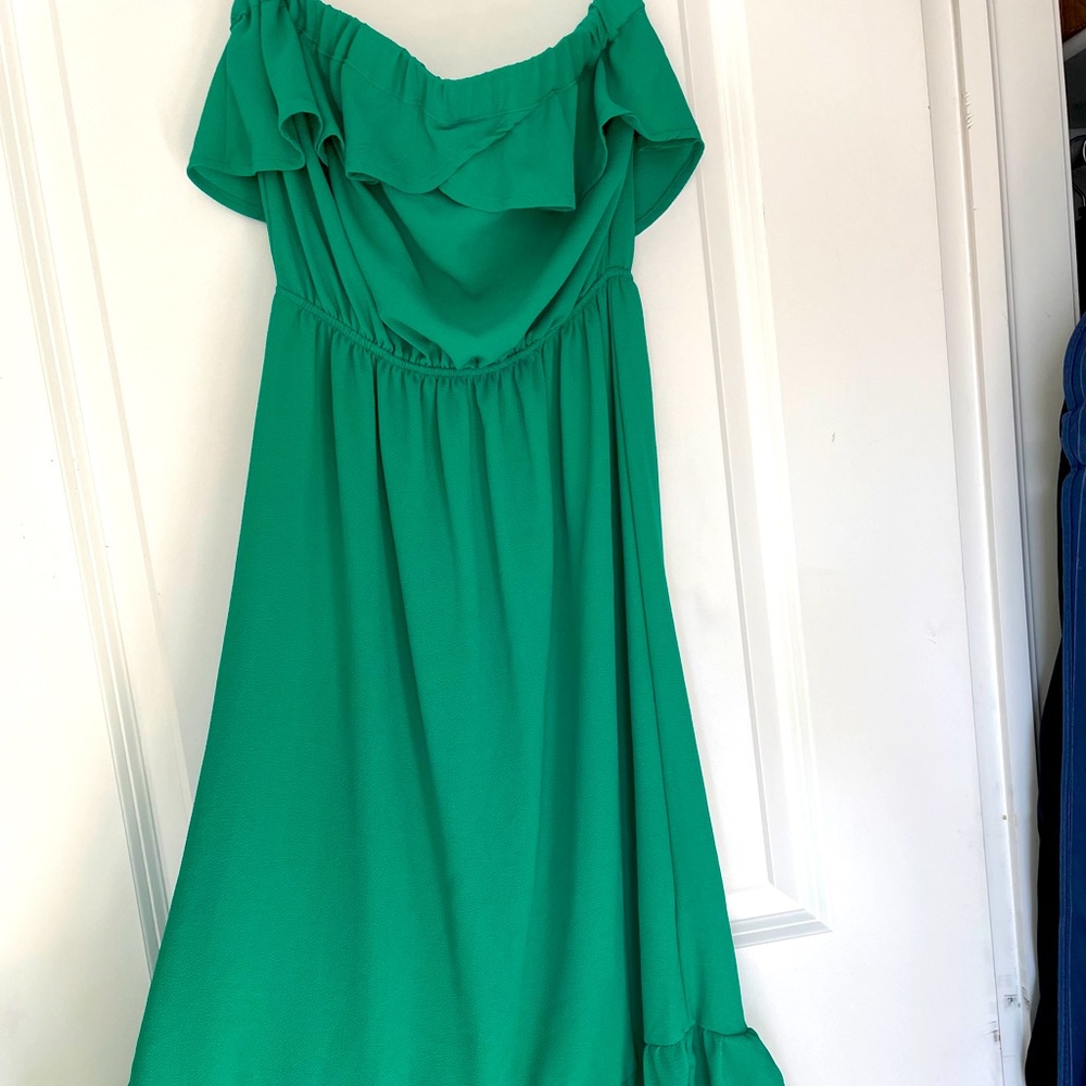 Green ruffle strapless dress
